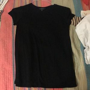 A black tee shirt